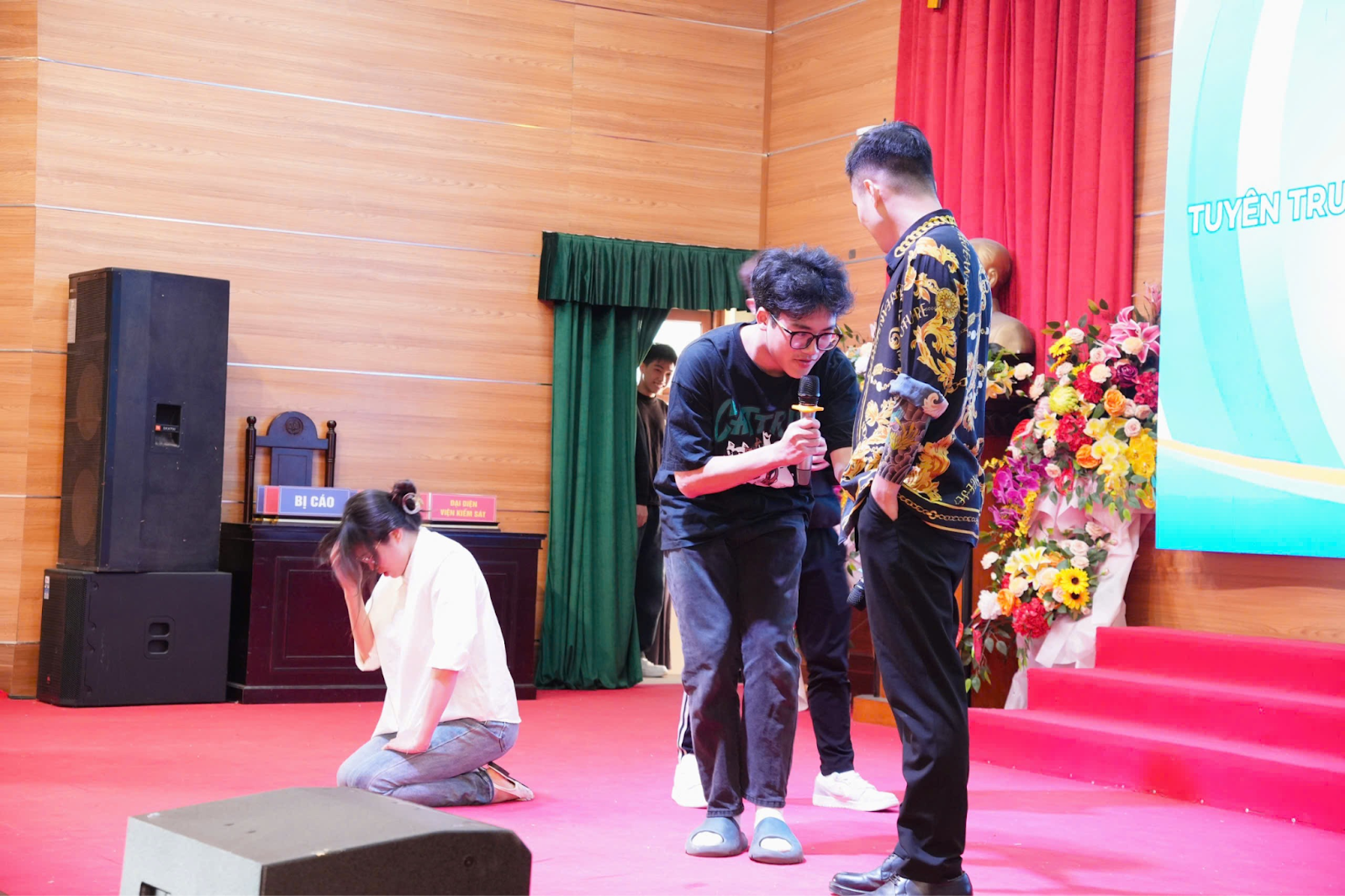 Trường Đại học Thành Đông: Phiên tòa giả định phòng, chống mua bán người Trường Đại học Thành Đông: Phiên tòa giả định phòng, chống mua bán người