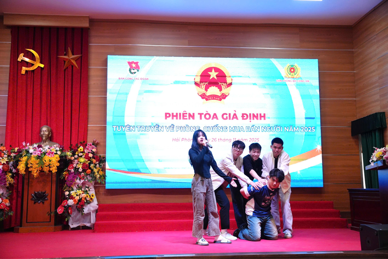 Trường Đại học Thành Đông: Phiên tòa giả định phòng, chống mua bán người Trường Đại học Thành Đông: Phiên tòa giả định phòng, chống mua bán người