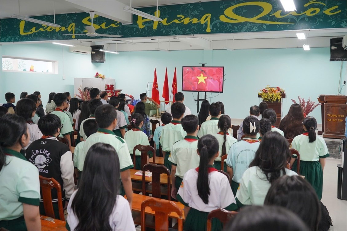 Trường THCS Hà Huy Tập (TP.HCM) hướng đến mô hình “Trường học hạnh phúc” với học sinh tích cực, chủ động Trường THCS Hà Huy Tập (TP.HCM) hướng đến mô hình “Trường học hạnh phúc” với học sinh tích cực, chủ động