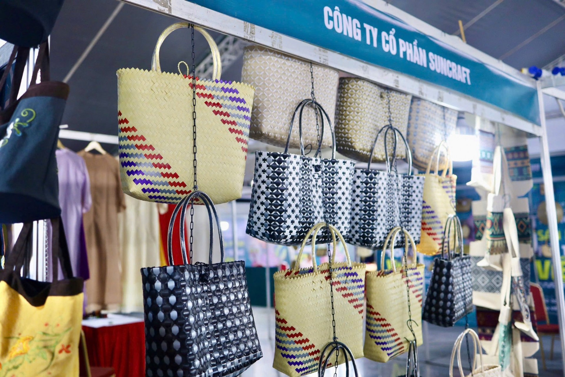 Lễ hội thương hiệu sản phẩm thời trang Việt Nam 2025: Tôn vinh vẻ đẹp và lan tỏa giá trị Thương hiệu Thời trang Việt