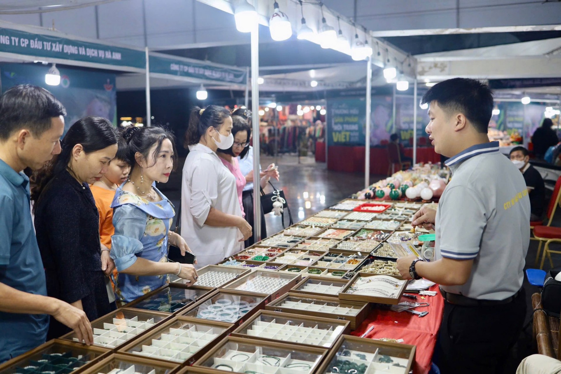 Lễ hội thương hiệu sản phẩm thời trang Việt Nam 2025: Tôn vinh vẻ đẹp và lan tỏa giá trị Thương hiệu Thời trang Việt