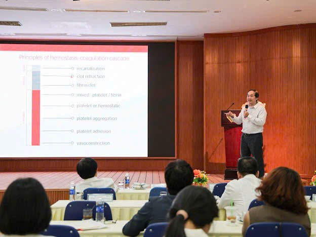 Đắk Lắk mở lớp bồi dưỡng phẫu thuật nội soi ổ bụng cho cán bộ y tế