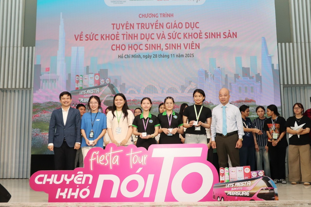 Đại học Luật TP.HCM lan tỏa giáo dục sức khỏe sinh sản cho sinh viên