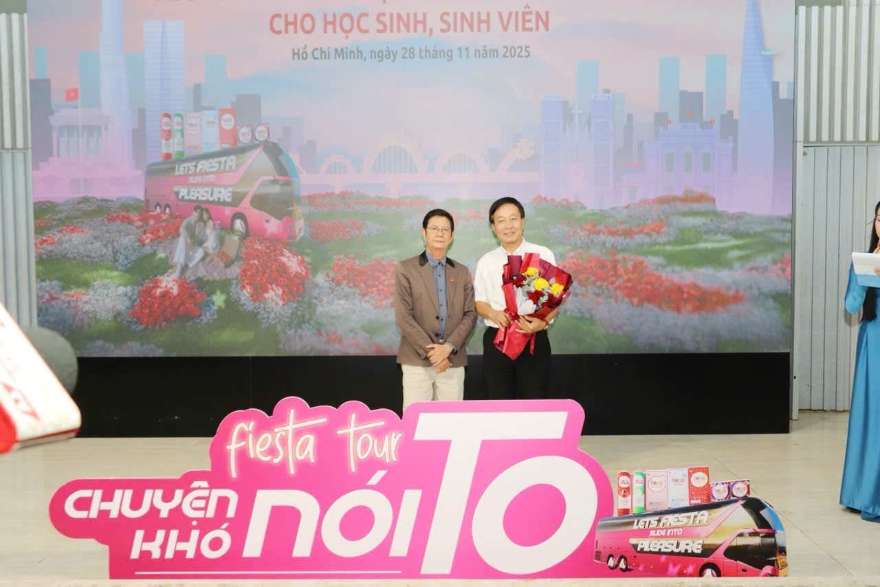 Đại học Luật TP.HCM lan tỏa giáo dục sức khỏe sinh sản cho sinh viên