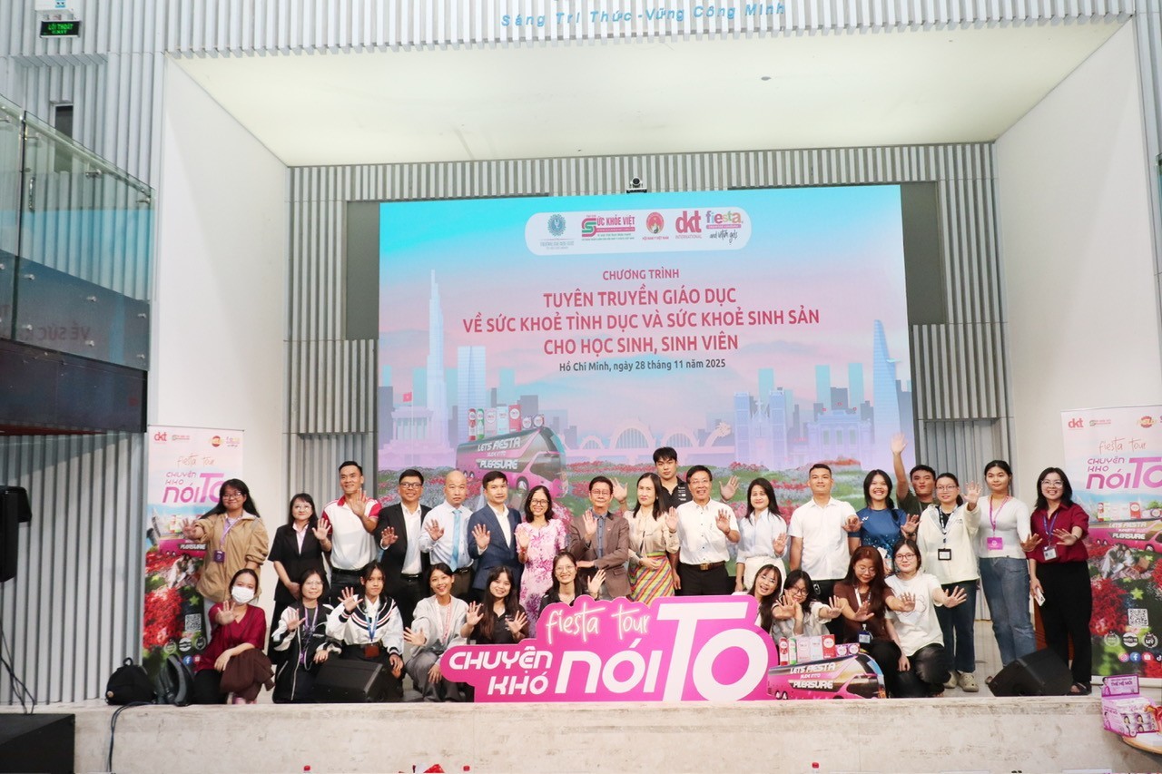 Đại học Luật TP.HCM lan tỏa giáo dục sức khỏe sinh sản cho sinh viên