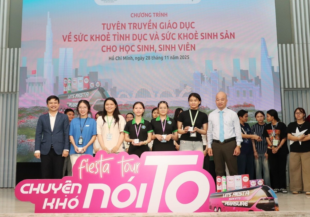 Đại học Luật TP.HCM lan tỏa giáo dục sức khỏe sinh sản cho sinh viên