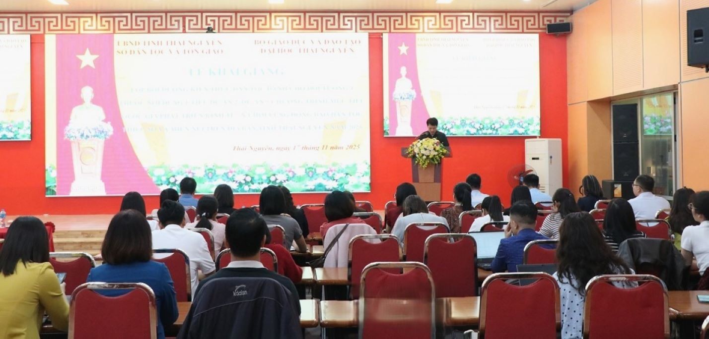 Khai giảng Lớp bồi dưỡng kiến thức dân tộc: Nâng cao năng lực cán bộ cơ sở vùng đồng bào dân tộc thiểu số