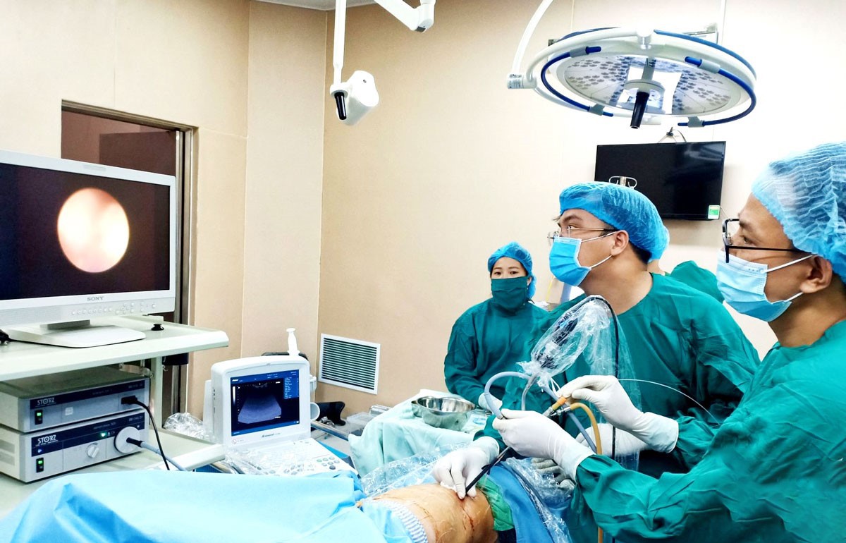 Tăng cường chính sách và nhân lực: Chìa khóa phát triển y tế vùng khó khăn Tăng cường chính sách và nhân lực: Chìa khóa phát triển y tế vùng khó khăn