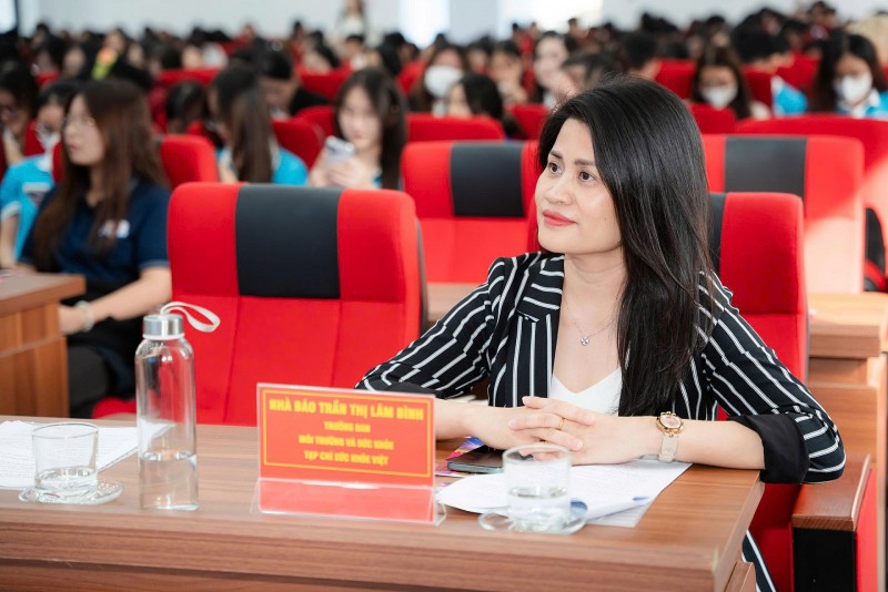Sinh viên Đại học Hải Phòng bùng nổ năng lượng trong chương trình giáo dục sức khỏe tình dục – sinh sản 2025 Sinh viên Đại học Hải Phòng bùng nổ năng lượng trong chương trình giáo dục sức khỏe tình dục – sinh sản 2025