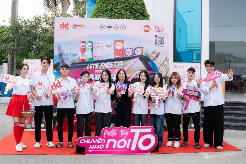 Sinh viên Đại học Hải Phòng bùng nổ năng lượng trong chương trình giáo dục sức khỏe tình dục – sinh sản 2025 Sinh viên Đại học Hải Phòng bùng nổ năng lượng trong chương trình giáo dục sức khỏe tình dục – sinh sản 2025