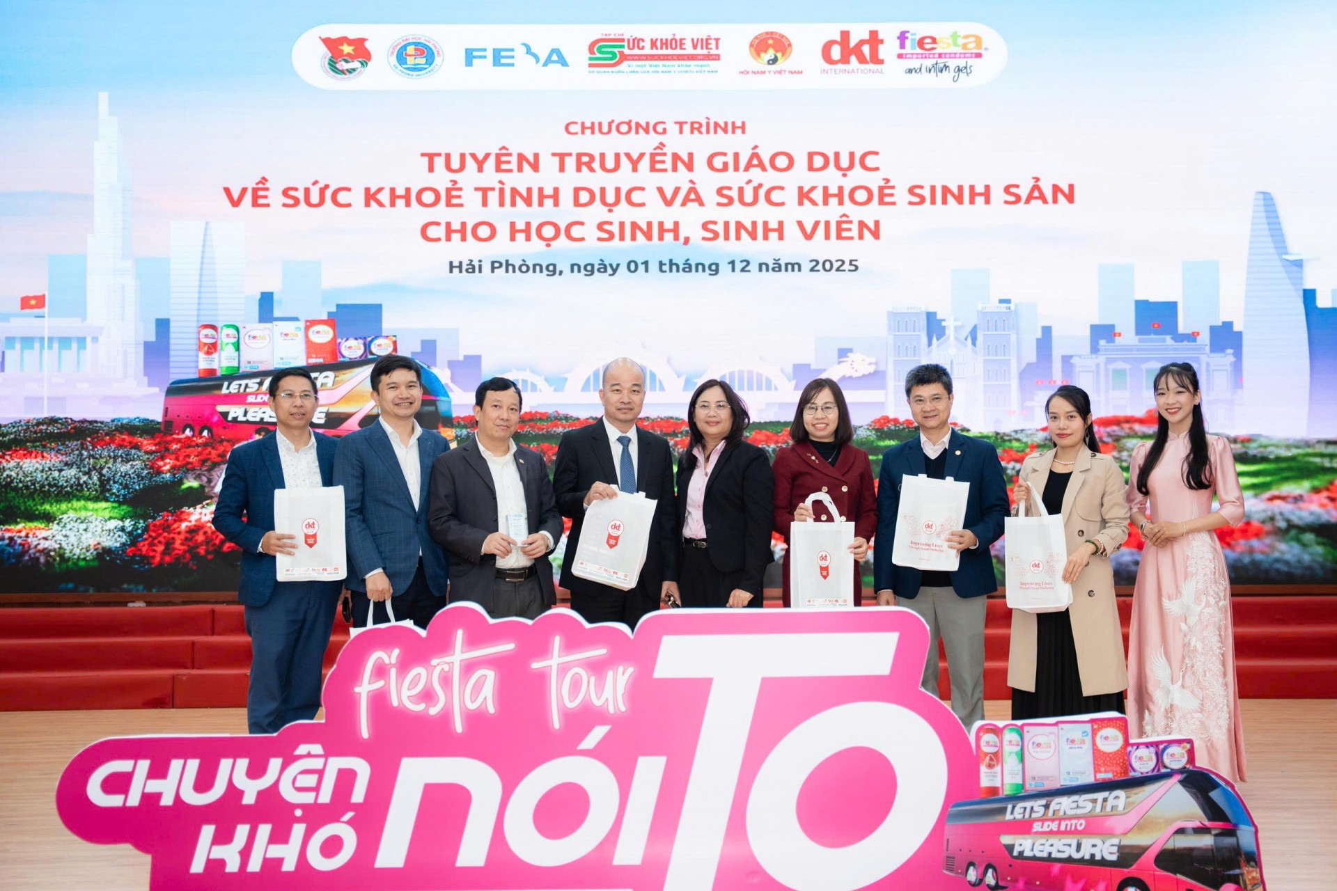 Sinh viên Đại học Hải Phòng bùng nổ năng lượng trong chương trình giáo dục sức khỏe tình dục – sinh sản 2025 Sinh viên Đại học Hải Phòng bùng nổ năng lượng trong chương trình giáo dục sức khỏe tình dục – sinh sản 2025
