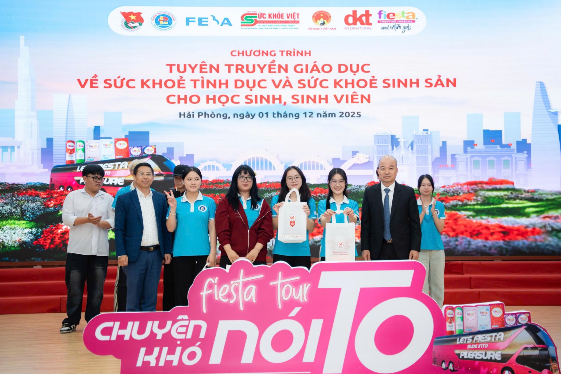 Sinh viên Đại học Hải Phòng bùng nổ năng lượng trong chương trình giáo dục sức khỏe tình dục – sinh sản 2025 Sinh viên Đại học Hải Phòng bùng nổ năng lượng trong chương trình giáo dục sức khỏe tình dục – sinh sản 2025