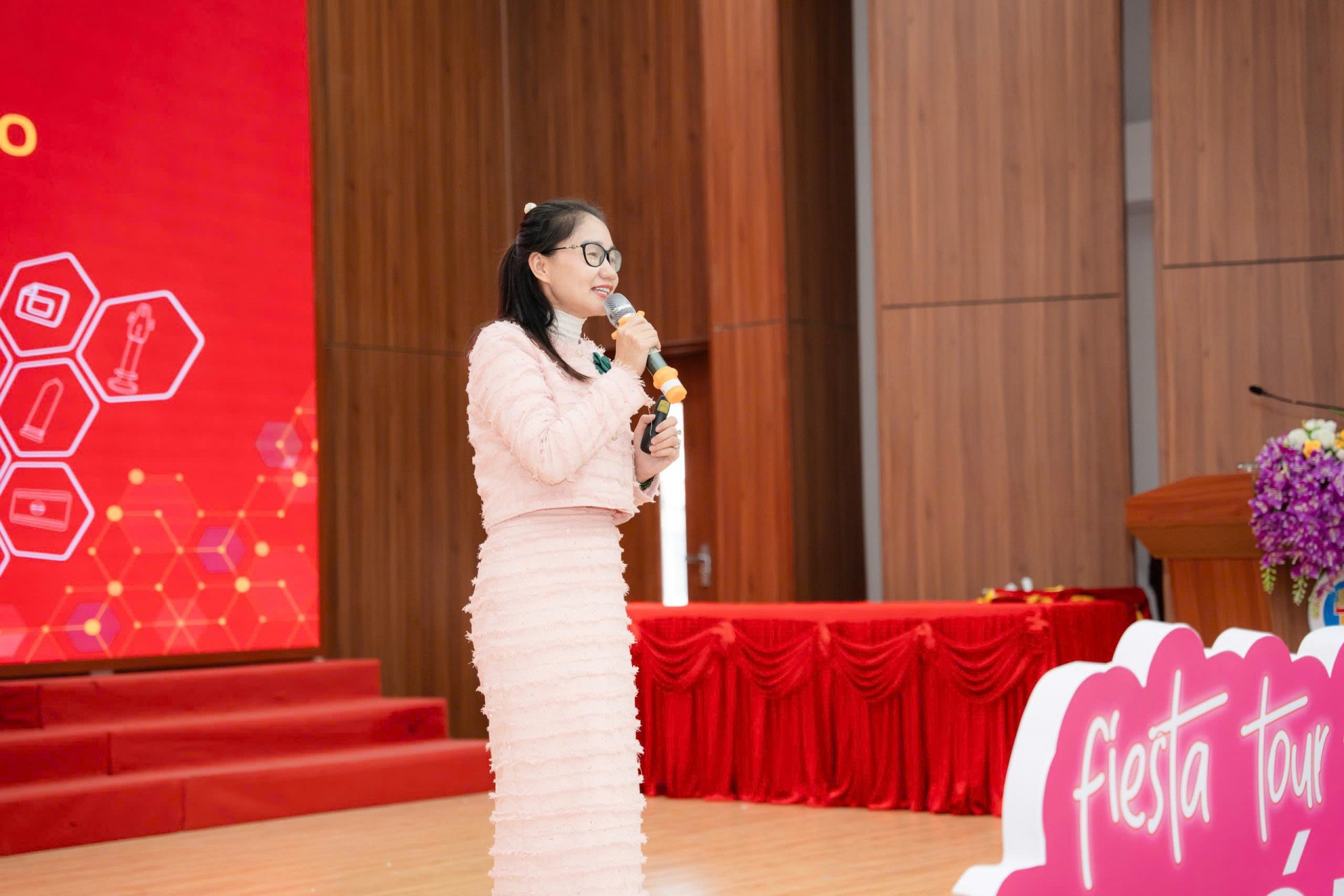 Sinh viên Đại học Hải Phòng bùng nổ năng lượng trong chương trình giáo dục sức khỏe tình dục – sinh sản 2025 Sinh viên Đại học Hải Phòng bùng nổ năng lượng trong chương trình giáo dục sức khỏe tình dục – sinh sản 2025