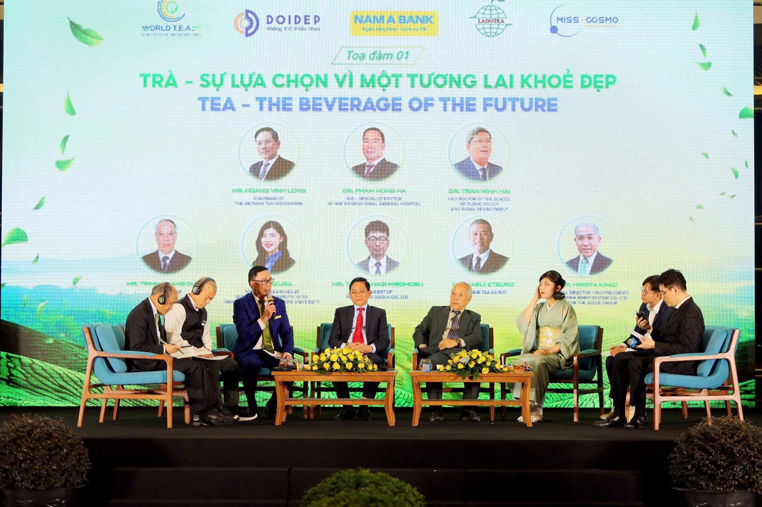 Nhiều nghiên cứu về văn hóa trà Việt được giới thiệu tại Lễ hội Trà Quốc tế Nhiều nghiên cứu về văn hóa trà Việt được giới thiệu tại Lễ hội Trà Quốc tế