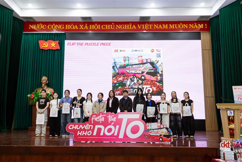 Thắp sáng trí thức chăm sóc sức khỏe sinh sản và tình dục cho sinh viên trường Đại học Đà Nẵng Thắp sáng trí thức chăm sóc sức khỏe sinh sản và tình dục cho sinh viên trường Đại học Đà Nẵng