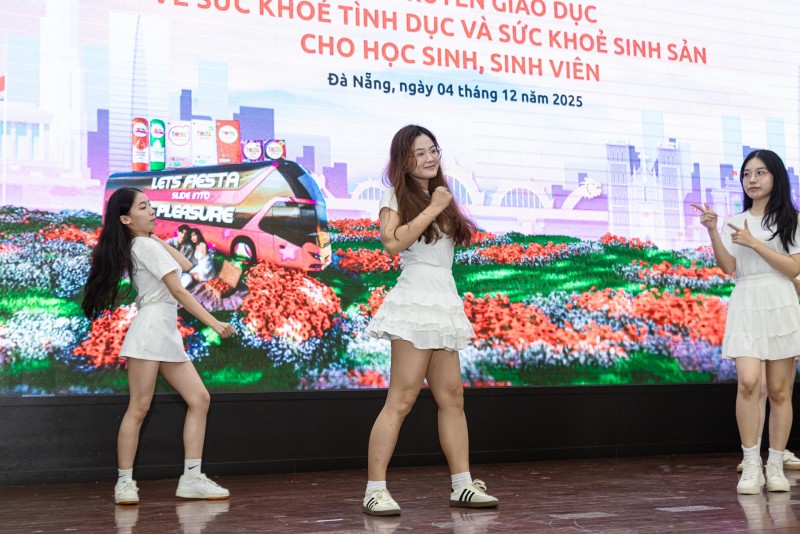 Thắp sáng trí thức chăm sóc sức khỏe sinh sản và tình dục cho sinh viên trường Đại học Đà Nẵng Thắp sáng trí thức chăm sóc sức khỏe sinh sản và tình dục cho sinh viên trường Đại học Đà Nẵng