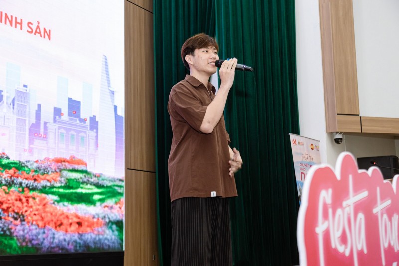 Thắp sáng trí thức chăm sóc sức khỏe sinh sản và tình dục cho sinh viên trường Đại học Đà Nẵng Thắp sáng trí thức chăm sóc sức khỏe sinh sản và tình dục cho sinh viên trường Đại học Đà Nẵng