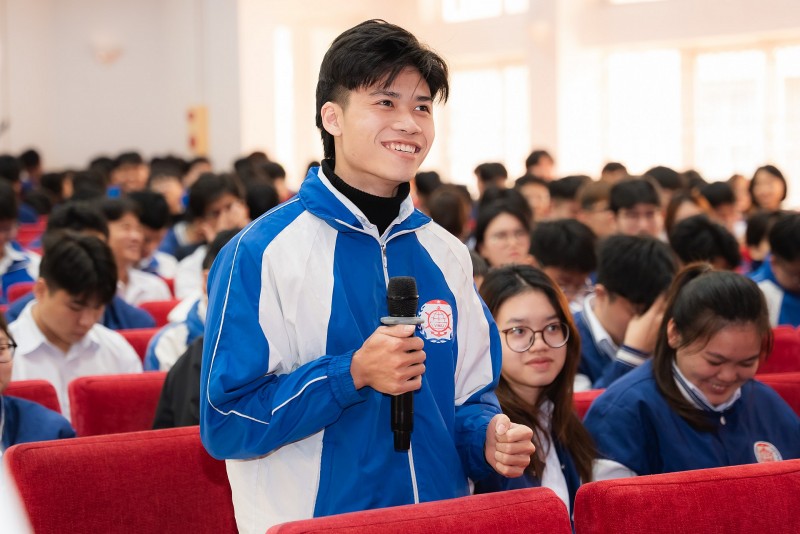 Sức trẻ Đại học Hàng Hải Việt Nam lan tỏa thông điệp sống an toàn – yêu có trách nhiệm Sức trẻ Đại học Hàng Hải Việt Nam lan tỏa thông điệp sống an toàn – yêu có trách nhiệm