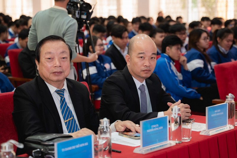 Sức trẻ Đại học Hàng Hải Việt Nam lan tỏa thông điệp sống an toàn – yêu có trách nhiệm Sức trẻ Đại học Hàng Hải Việt Nam lan tỏa thông điệp sống an toàn – yêu có trách nhiệm