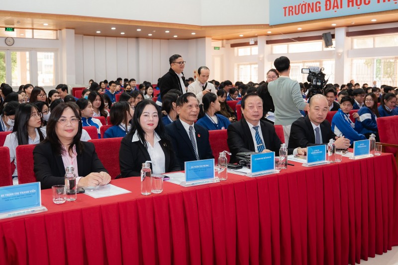 Sức trẻ Đại học Hàng Hải Việt Nam lan tỏa thông điệp sống an toàn – yêu có trách nhiệm Sức trẻ Đại học Hàng Hải Việt Nam lan tỏa thông điệp sống an toàn – yêu có trách nhiệm