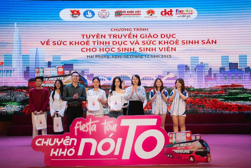 Sức trẻ Đại học Hàng Hải Việt Nam lan tỏa thông điệp sống an toàn – yêu có trách nhiệm Sức trẻ Đại học Hàng Hải Việt Nam lan tỏa thông điệp sống an toàn – yêu có trách nhiệm