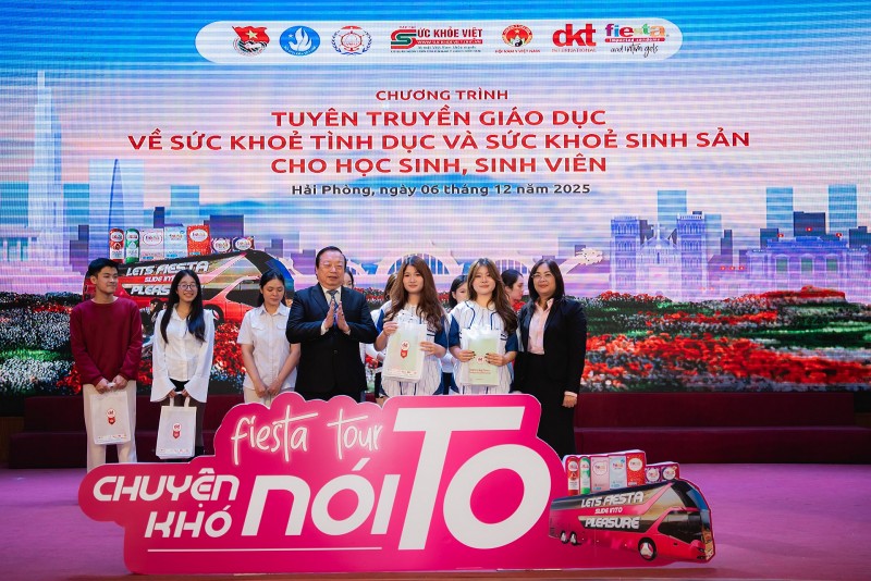 Sức trẻ Đại học Hàng Hải Việt Nam lan tỏa thông điệp sống an toàn – yêu có trách nhiệm Sức trẻ Đại học Hàng Hải Việt Nam lan tỏa thông điệp sống an toàn – yêu có trách nhiệm