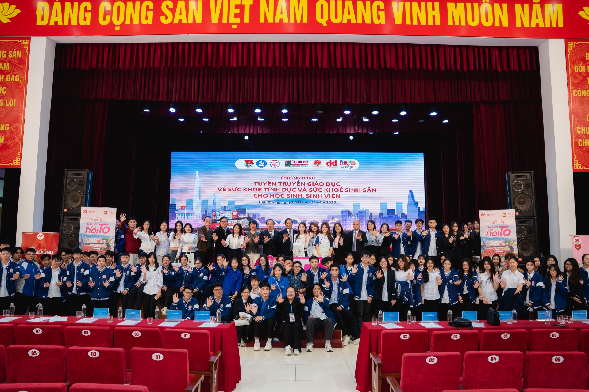 Sức trẻ Đại học Hàng Hải Việt Nam lan tỏa thông điệp sống an toàn – yêu có trách nhiệm Sức trẻ Đại học Hàng Hải Việt Nam lan tỏa thông điệp sống an toàn – yêu có trách nhiệm