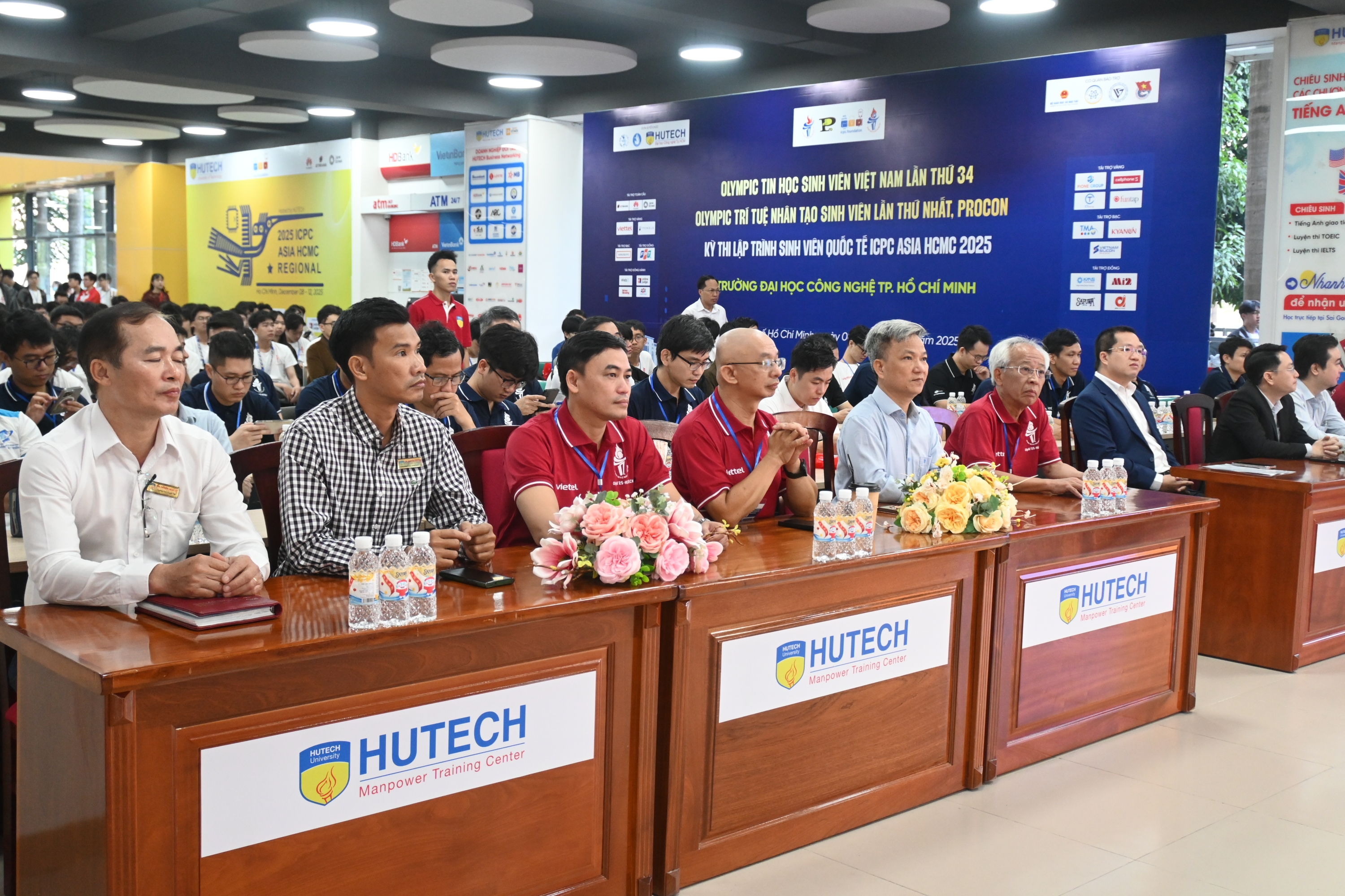 Gần 200 sinh viên bước vào kỳ thi Olympic Trí tuệ nhân tạo Sinh viên Việt Nam lần đầu tiên