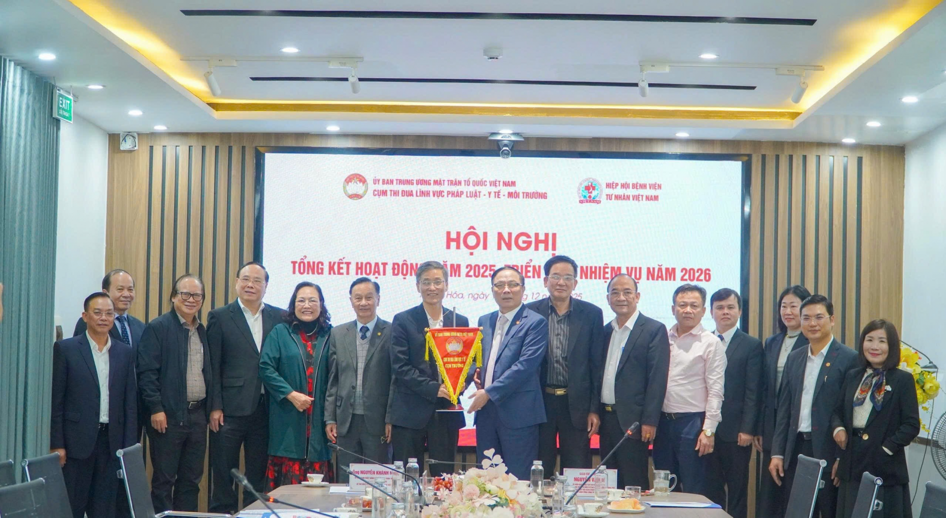 Thúc đẩy hiệu quả phong trào thi đua trong lĩnh vực Pháp luật – Y tế – Môi trường Thúc đẩy hiệu quả phong trào thi đua trong lĩnh vực Pháp luật – Y tế – Môi trường