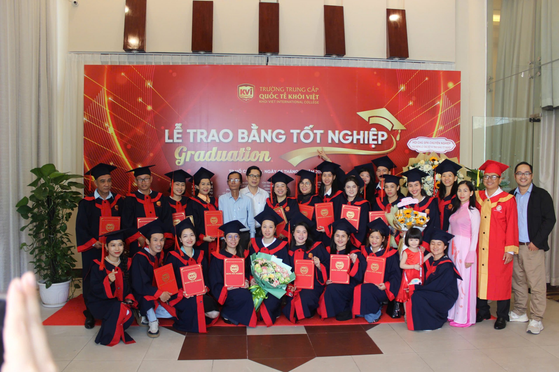 Lễ tổng kết và trao bằng tốt nghiệp 2025 – dấu mốc trưởng thành của nguồn nhân lực y tế tương lai Lễ tổng kết và trao bằng tốt nghiệp 2025 – dấu mốc trưởng thành của nguồn nhân lực y tế tương lai