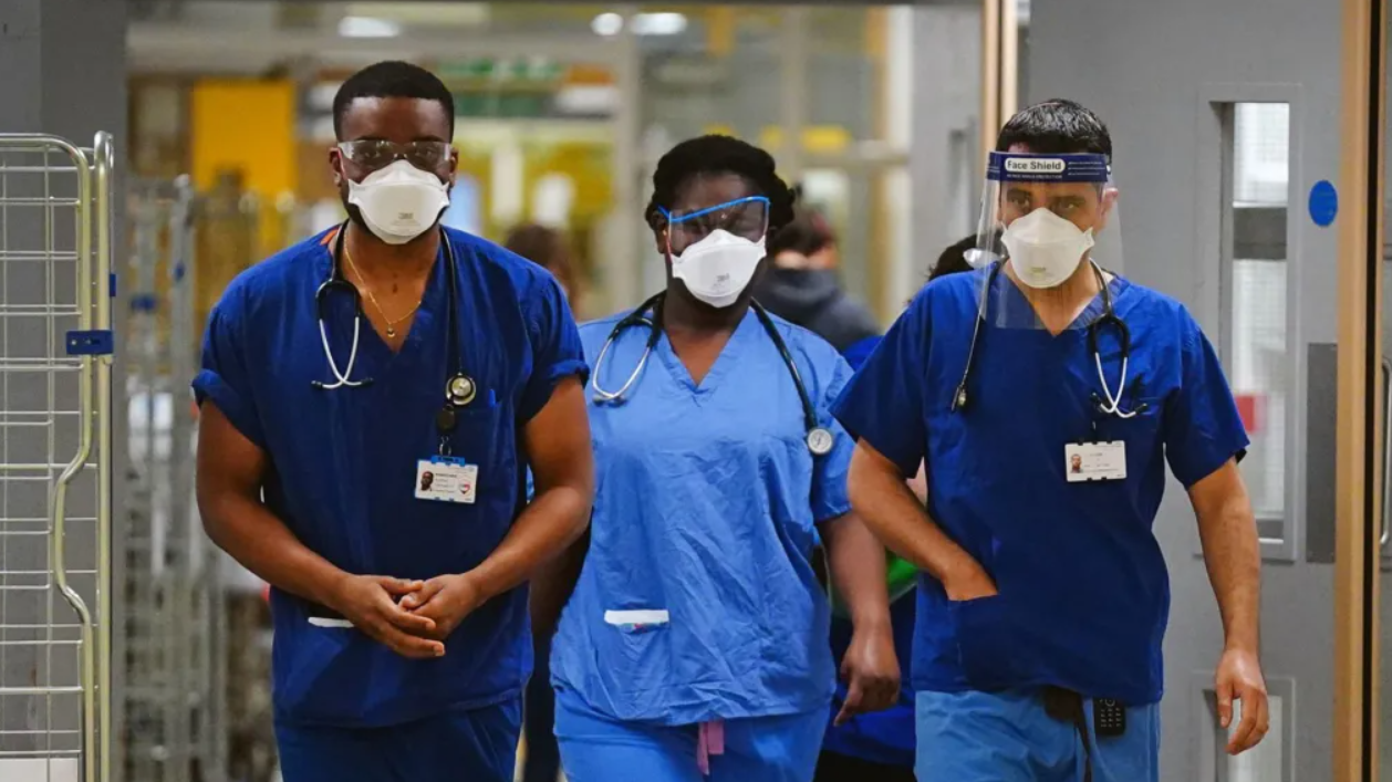 Siêu cúm” bùng phát: Các quốc gia tăng cường biện pháp chống dịch