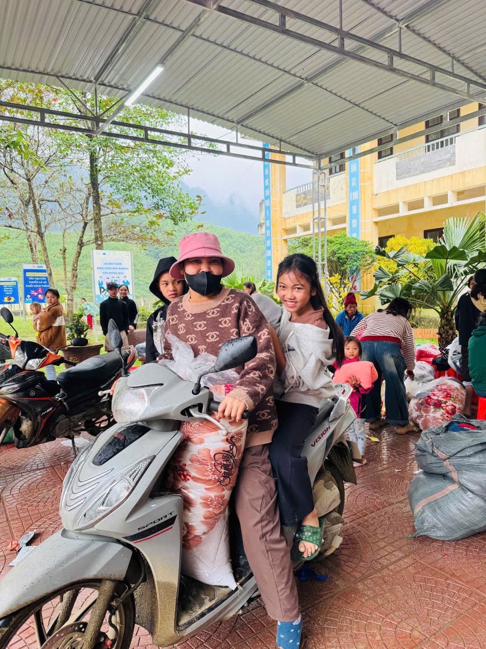 Hội Nam Y Việt Nam và hành trình lan tỏa yêu thương đến 280 hộ đồng bào Rục ở Kim Phú (Quảng Trị)