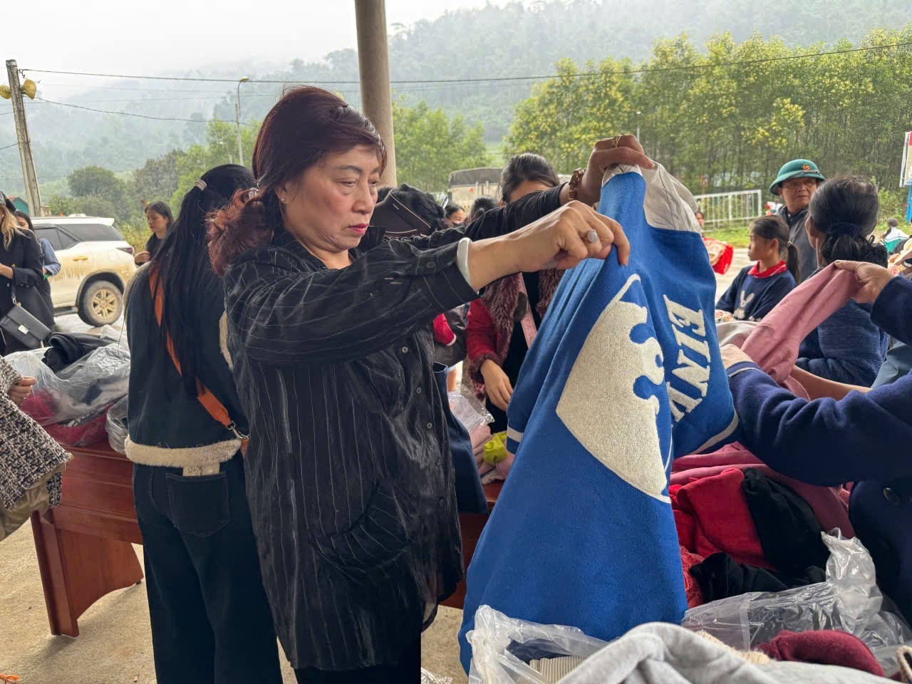 Hội Nam Y Việt Nam và hành trình lan tỏa yêu thương đến 282 hộ đồng bào Rục ở Kim Phú (Quảng Trị)