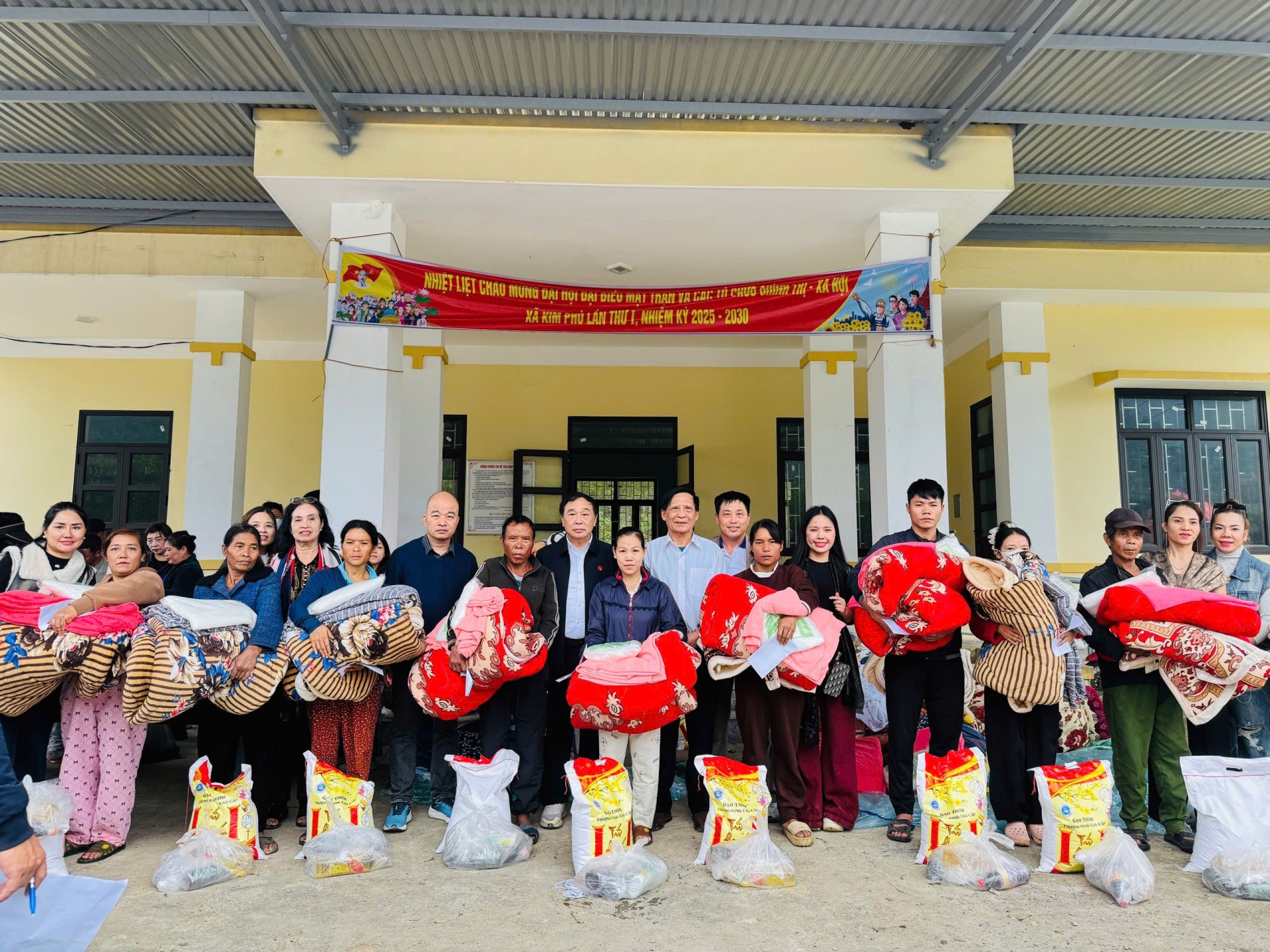 Hội Nam Y Việt Nam và hành trình lan tỏa yêu thương đến 282 hộ đồng bào Rục ở Kim Phú (Quảng Trị)