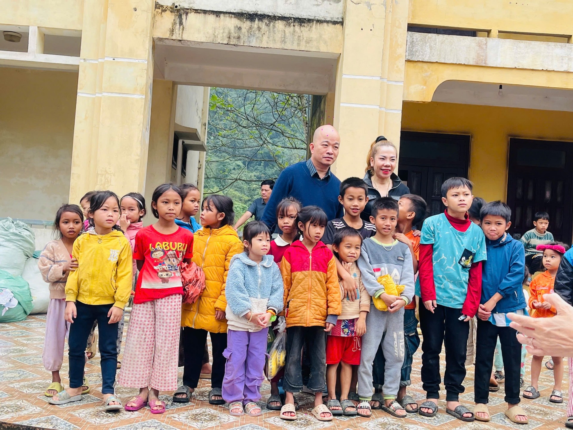 Hội Nam Y Việt Nam và hành trình lan tỏa yêu thương đến 282 hộ đồng bào Rục ở Kim Phú (Quảng Trị)