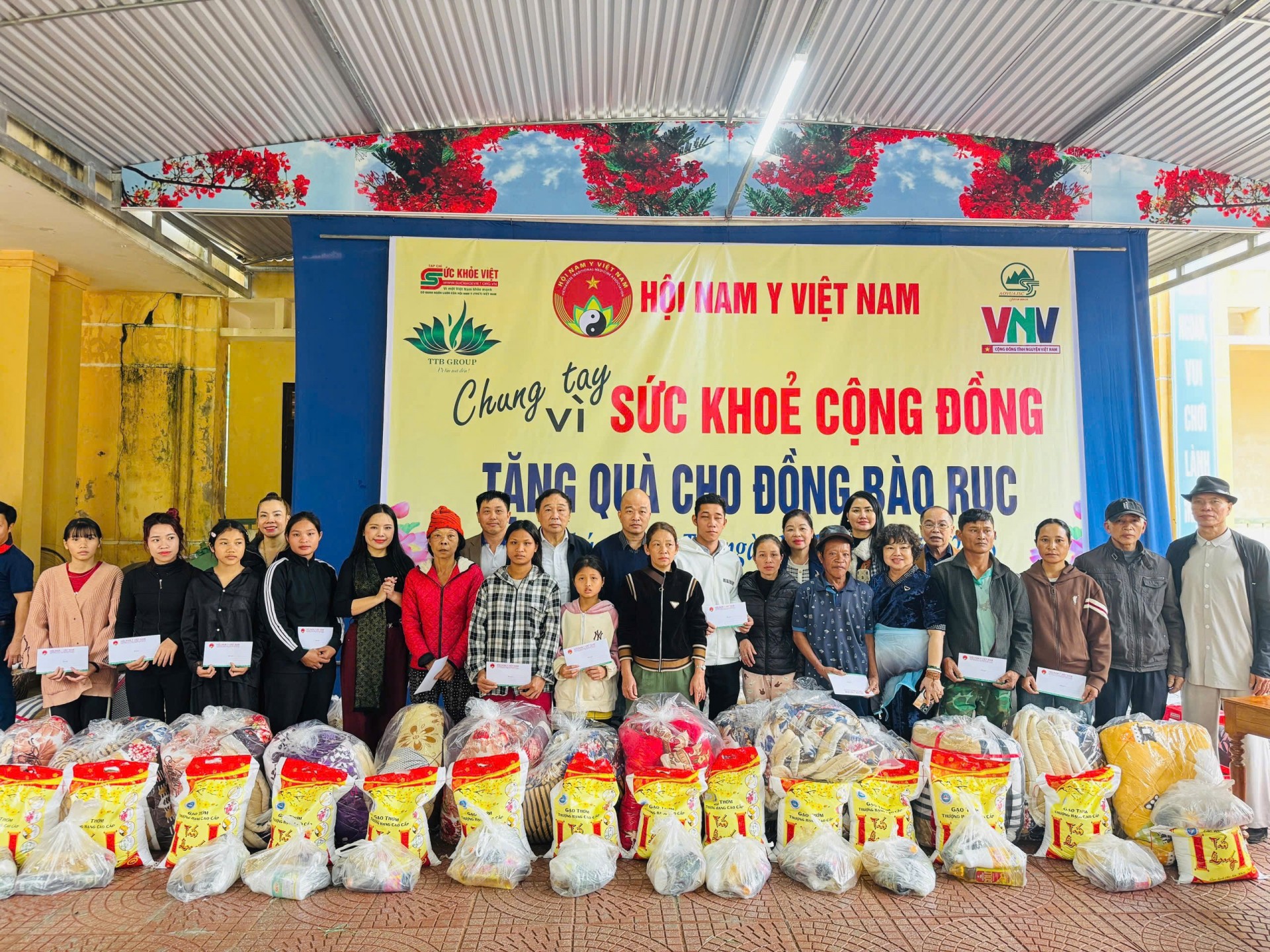 Hội Nam Y Việt Nam và hành trình lan tỏa yêu thương đến 282 hộ đồng bào Rục ở Kim Phú (Quảng Trị)