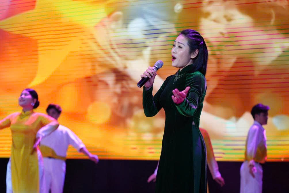 Lan tỏa giá trị nghệ thuật trẻ qua chương trình “Dấu Son” của Học viện Thanh thiếu niên Việt Nam Lan tỏa giá trị nghệ thuật trẻ qua chương trình “Dấu Son” của Học viện Thanh thiếu niên Việt Nam