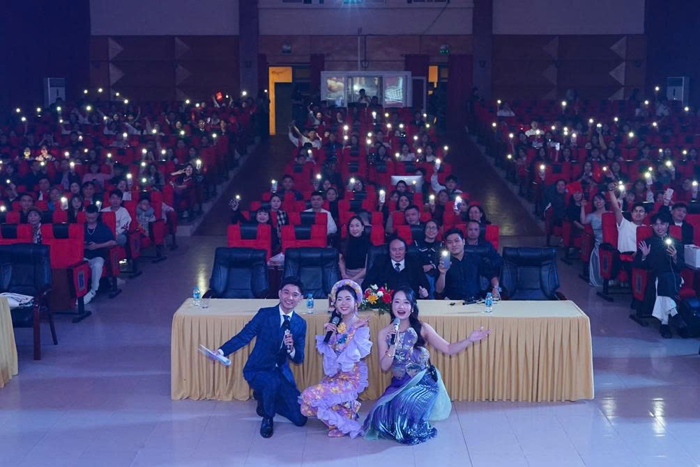 Lan tỏa giá trị nghệ thuật trẻ qua chương trình “Dấu Son” của Học viện Thanh thiếu niên Việt Nam Lan tỏa giá trị nghệ thuật trẻ qua chương trình “Dấu Son” của Học viện Thanh thiếu niên Việt Nam