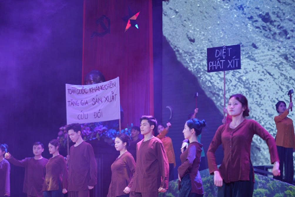 Lan tỏa giá trị nghệ thuật trẻ qua chương trình “Dấu Son” của Học viện Thanh thiếu niên Việt Nam Lan tỏa giá trị nghệ thuật trẻ qua chương trình “Dấu Son” của Học viện Thanh thiếu niên Việt Nam