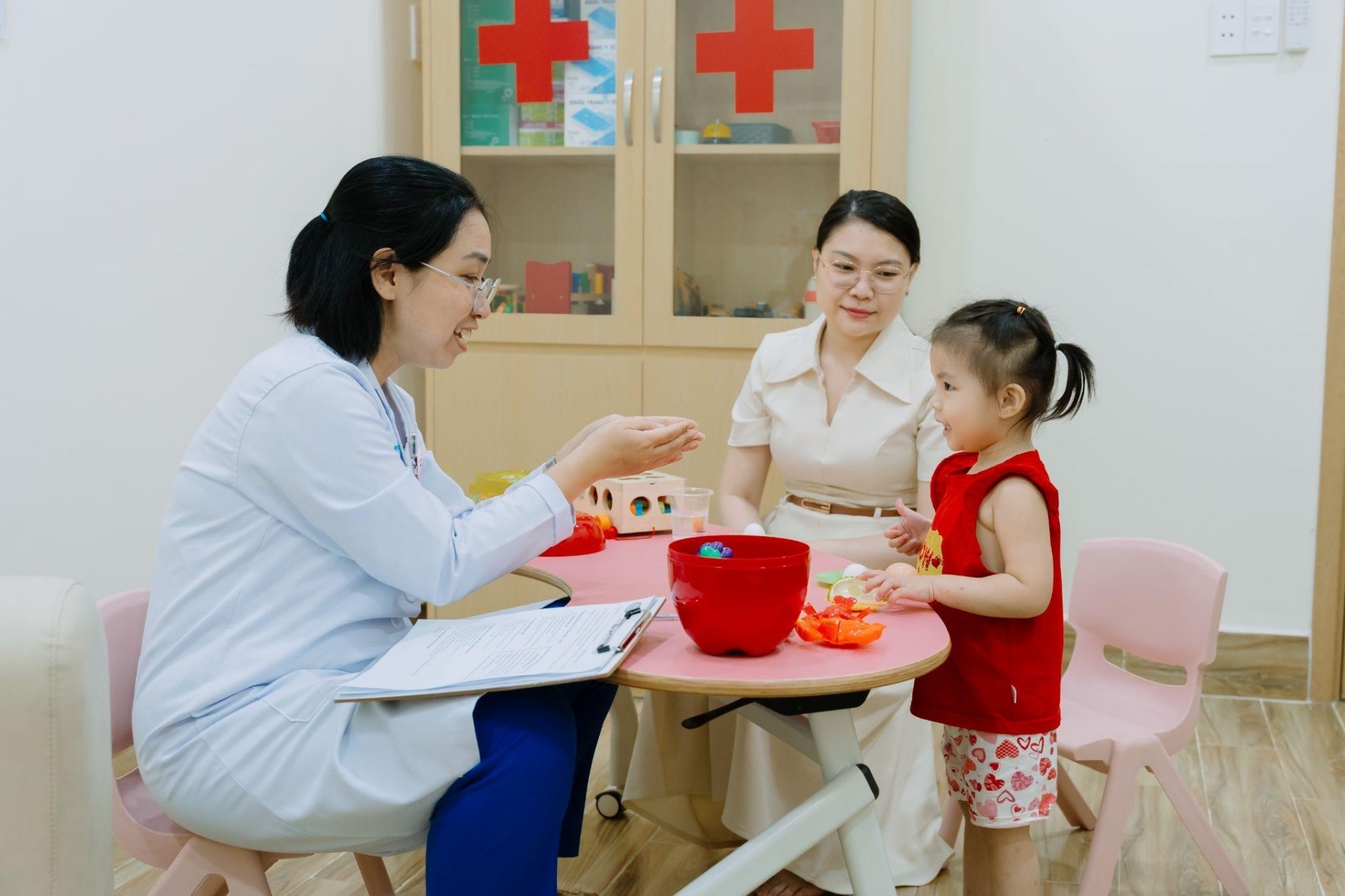 Tâm lý Nhi 315 – Hiểu con sớm, đồng hành đúng để con phát triển toàn diện Tâm lý Nhi 315 – Hiểu con sớm, đồng hành đúng để con phát triển toàn diện