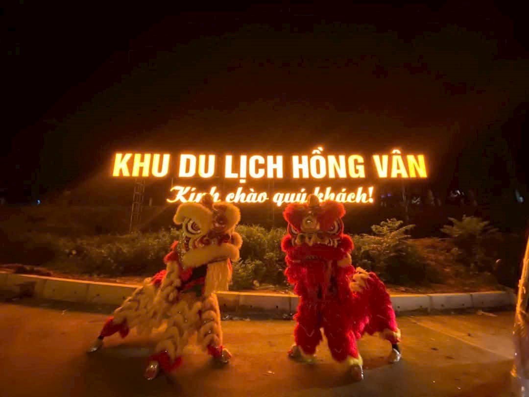 Đẩy mạnh tái cơ cấu nông nghiệp gắn với phát triển du lịch xanh tại làng nghề hoa cây cảnh Hồng Vân