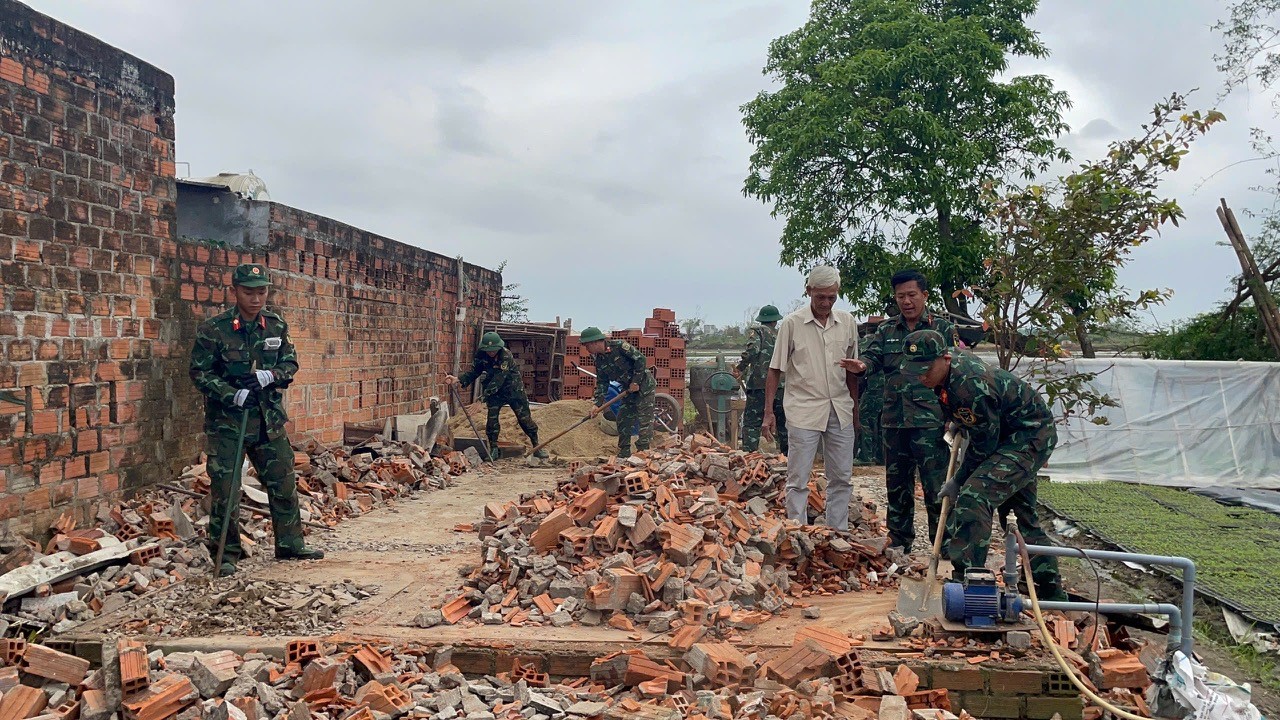 Gia Lai: Quân đoàn 34 ra quân “Chiến dịch Quang Trung” hỗ trợ người dân khắc phục thiên tai Gia Lai: Quân đoàn 34 ra quân “Chiến dịch Quang Trung” hỗ trợ người dân khắc phục thiên tai