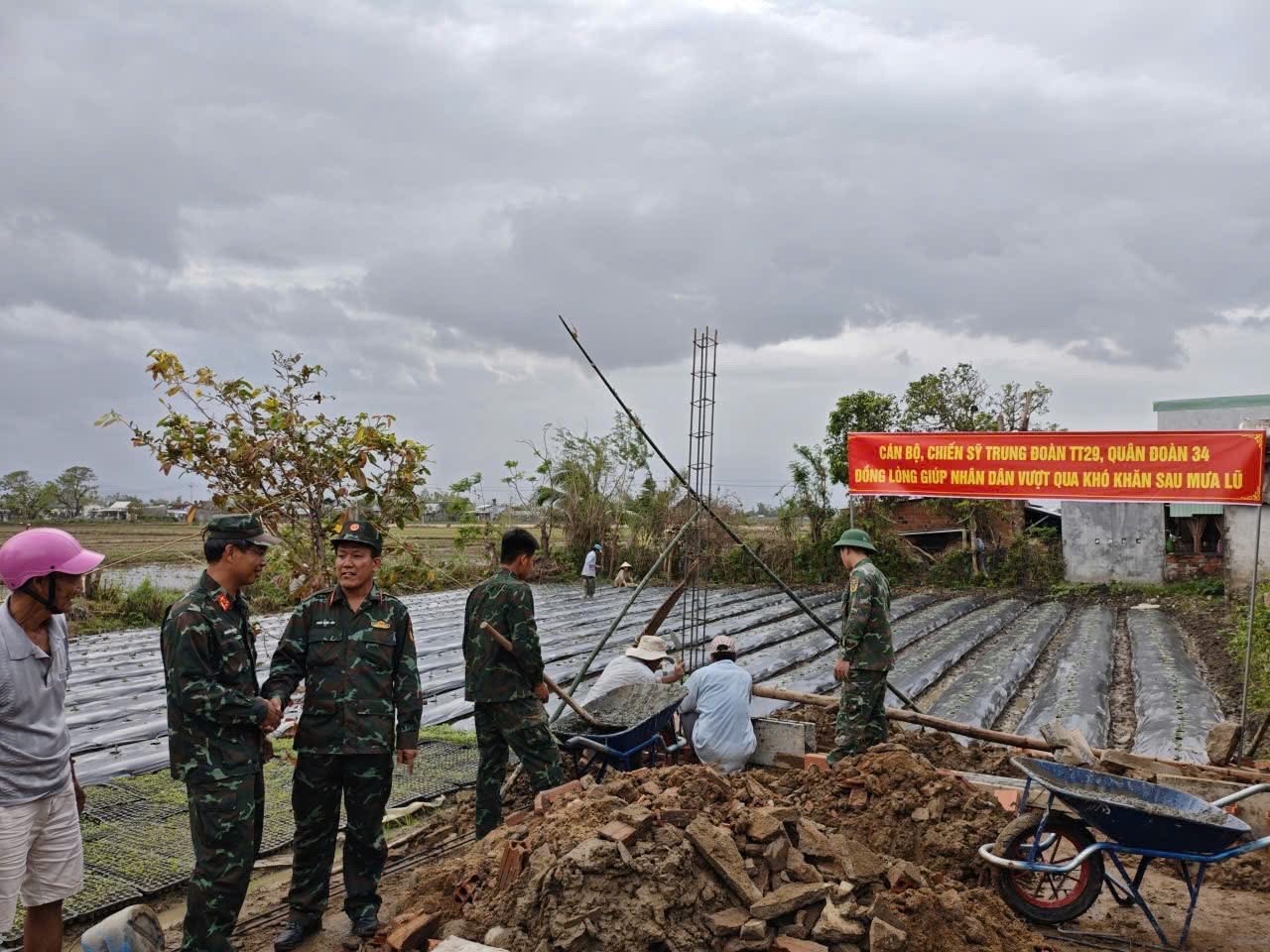 Gia Lai: Quân đoàn 34 ra quân “Chiến dịch Quang Trung” hỗ trợ người dân khắc phục thiên tai Gia Lai: Quân đoàn 34 ra quân “Chiến dịch Quang Trung” hỗ trợ người dân khắc phục thiên tai