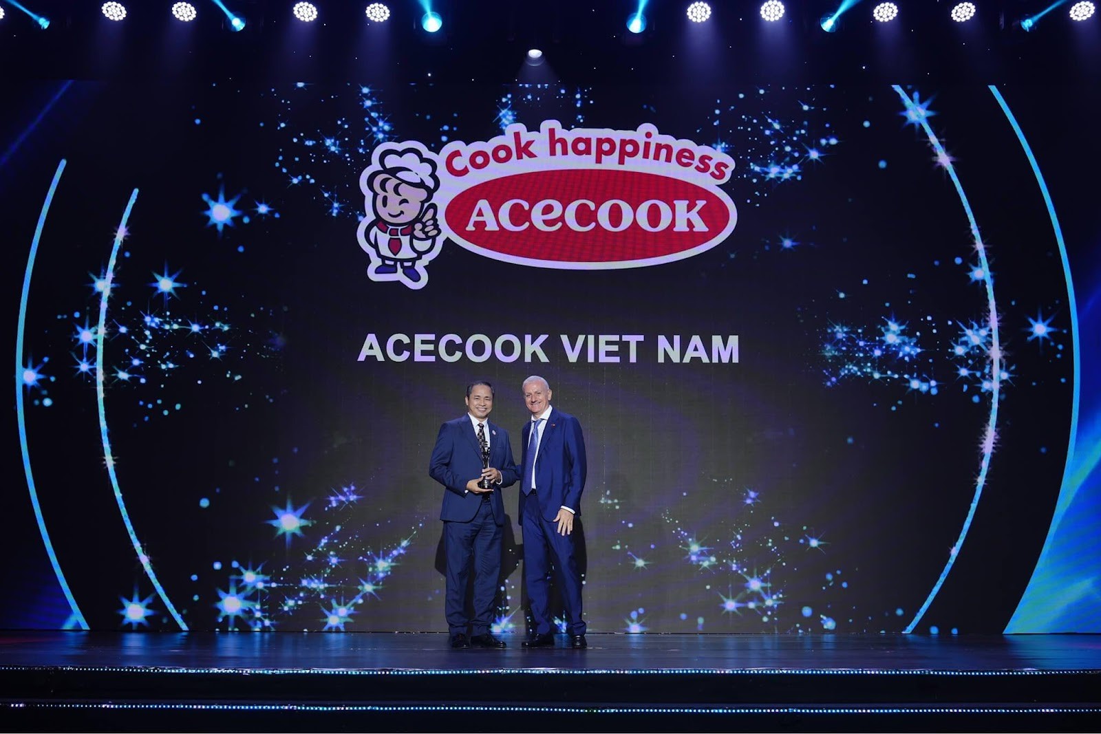 Ông Kaneda Hiroki người “nấu hạnh phúc” và hành trình xanh của Acecook Việt Nam Ông Kaneda Hiroki người “nấu hạnh phúc” và hành trình xanh của Acecook Việt Nam