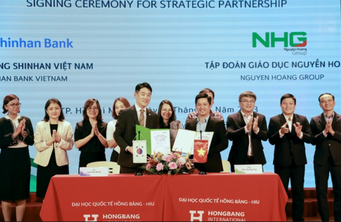 Ông Hoàng Quốc Việt người dẫn dắt Nguyễn Hoàng Group trên hành trình giáo dục nhân bản Ông Hoàng Quốc Việt người dẫn dắt Nguyễn Hoàng Group trên hành trình giáo dục nhân bản