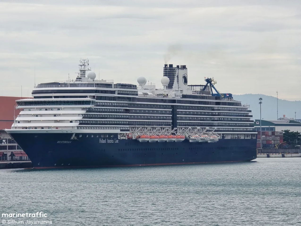 Kịp thời cứu nạn hành khách gặp tai nạn trên du thuyền quốc tế