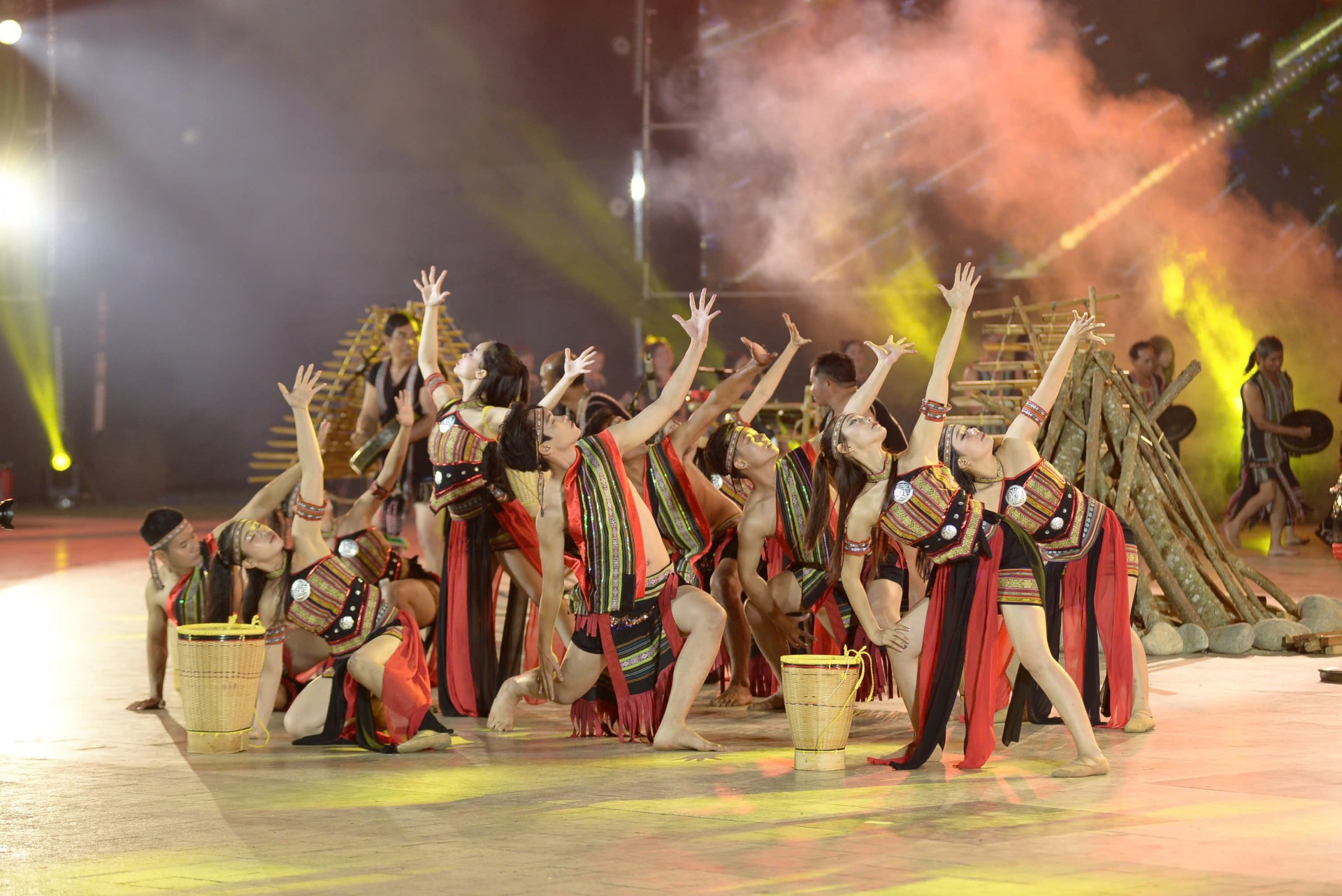 Âm vang đêm hội “Hòa âm cồng chiêng Đông Nam Á năm 2025”