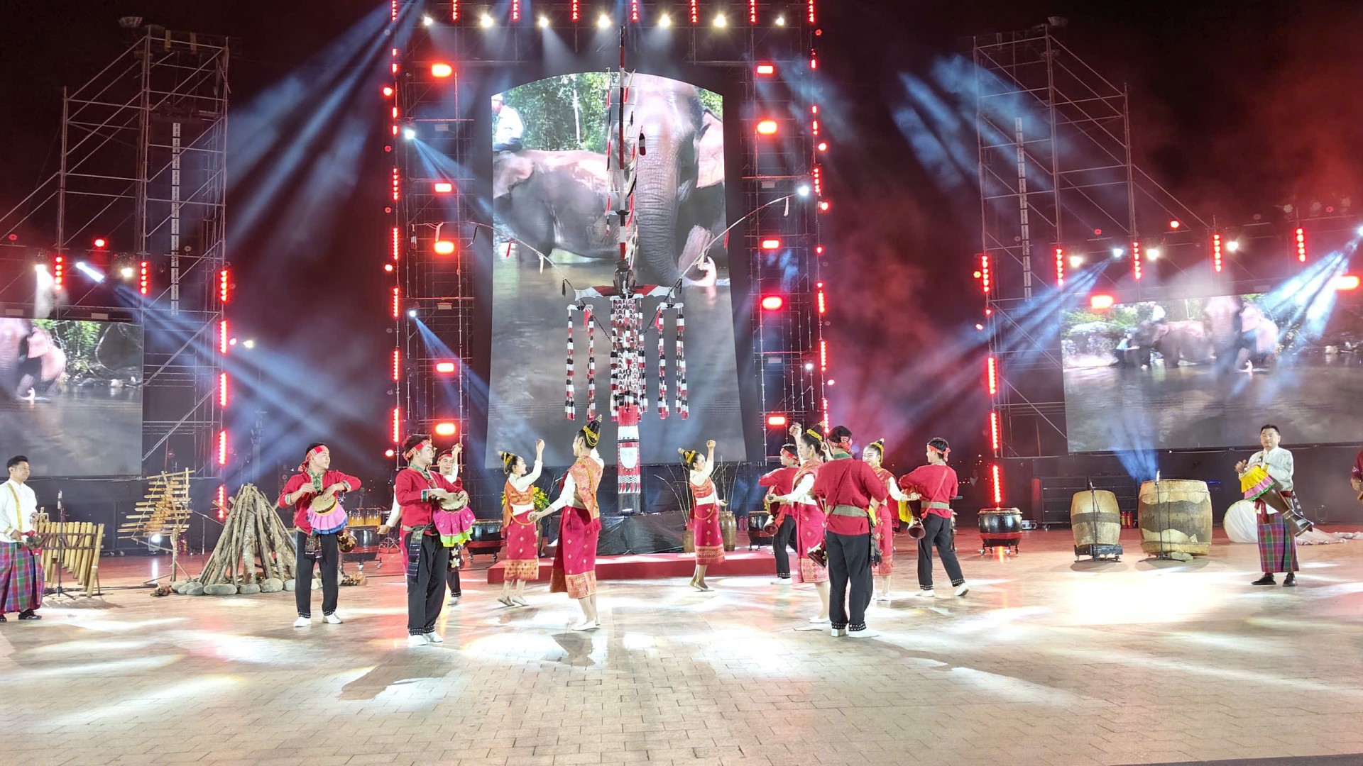 Âm vang đêm hội “Hòa âm cồng chiêng Đông Nam Á năm 2025”