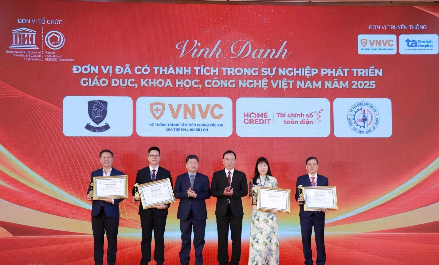 Diễn đàn phát triển giáo dục, khoa học – công nghệ và nguồn nhân lực: Động lực cho Việt Nam 2025