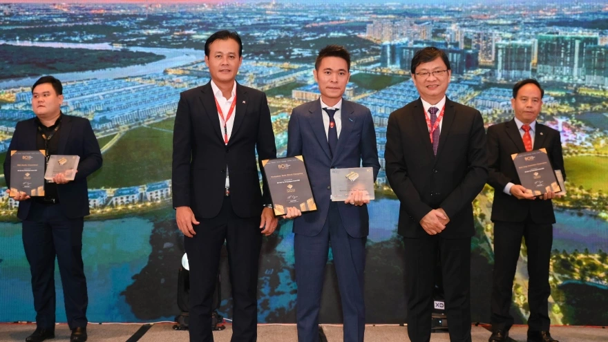 Vingroup, VinFast và Vinhomes đạt 5 giải Vàng tại Lễ vinh danh Công ty tốt nhất Việt Nam của Finance Asia Awards. Ảnh: Internet.